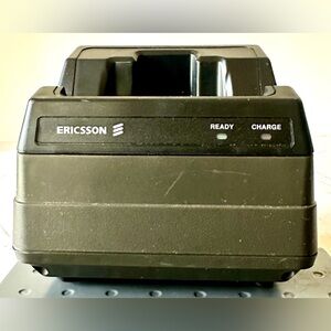 Ericsson Inc BML 161 59/1 R4A Universal Desk Rapid Battery Charger Base Class 2